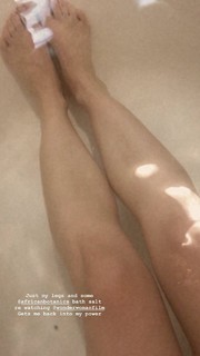 Olesya Rulin feet photo thumbnail