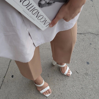 Olesya Rulin feet photo thumbnail