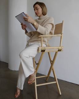 Olesya Rulin feet photo thumbnail