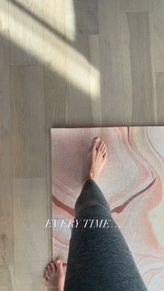 Olesya Rulin feet photo thumbnail