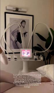 Olesya Rulin feet photo thumbnail