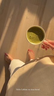 Olesya Rulin feet photo thumbnail