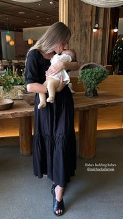 Olesya Rulin feet photo thumbnail