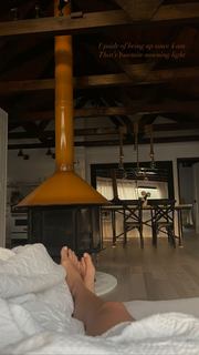 Olesya Rulin feet photo thumbnail