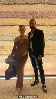 Olesya Rulin feet photo thumbnail