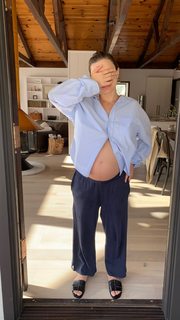 Olesya Rulin feet photo thumbnail