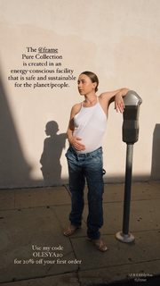 Olesya Rulin feet photo thumbnail