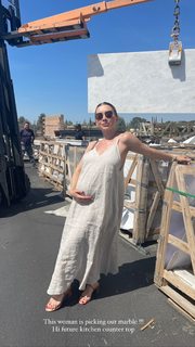 Olesya Rulin feet photo thumbnail