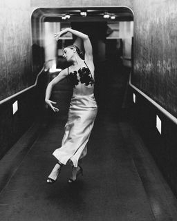 Olesya Rulin feet photo thumbnail