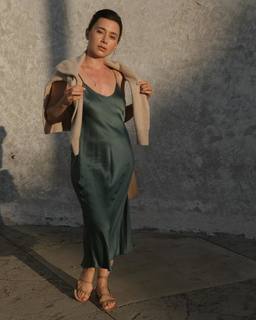 Olesya Rulin feet photo thumbnail