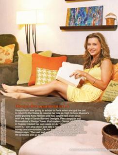 Olesya Rulin feet photo thumbnail