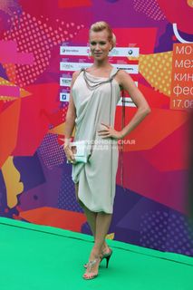 Olesya Sudzilovskaya feet photo 6