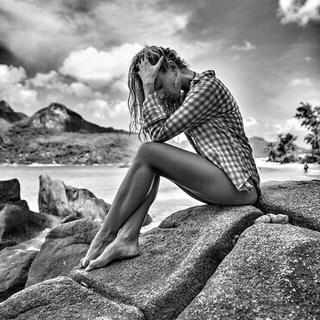 Olga Buzova feet photo thumbnail