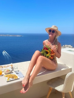 Olga Buzova feet photo thumbnail