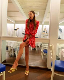 Olga Buzova feet photo thumbnail
