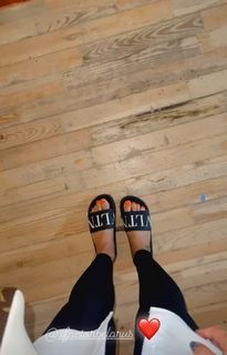 Olga Buzova feet photo thumbnail