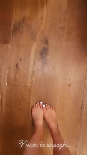 Olga Buzova feet photo thumbnail