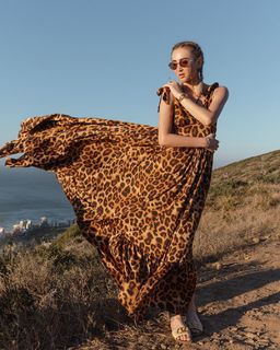 Olga Buzova feet photo thumbnail