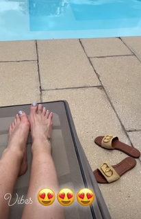 Olga Buzova feet photo thumbnail