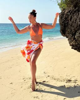 Olga Buzova feet photo thumbnail