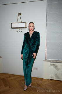 Olga Buzova feet photo thumbnail