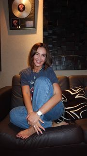 Olga Buzova feet photo thumbnail