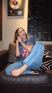 Olga Buzova feet photo thumbnail