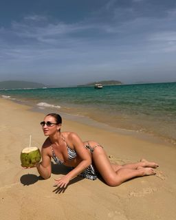 Olga Buzova feet photo thumbnail
