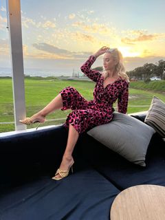 Olga Buzova feet photo thumbnail