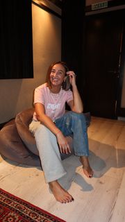 Olga Buzova feet photo thumbnail