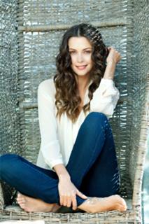 Olga Fonda feet photo thumbnail