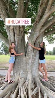 Olga Fonda feet photo thumbnail