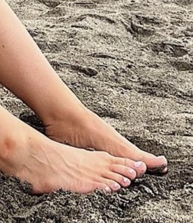 Olga Frycz feet photo 6