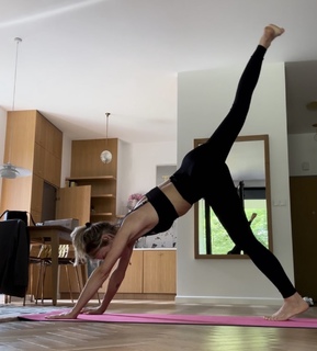 Olga Frycz feet photo 3