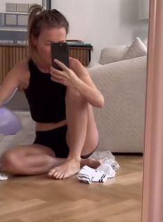 Olga Frycz feet photo 19