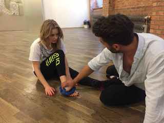 Olga Kalicka feet photo thumbnail