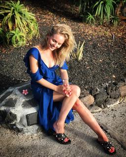 Olga Kalicka feet photo thumbnail