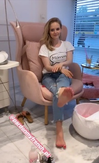 Olga Kalicka feet photo thumbnail