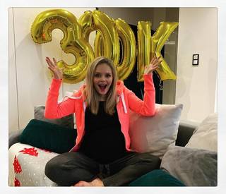 Olga Kalicka feet photo thumbnail