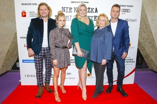 Olga Kalicka feet photo thumbnail