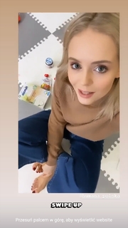 Olga Kalicka feet photo thumbnail