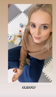 Olga Kalicka feet photo thumbnail