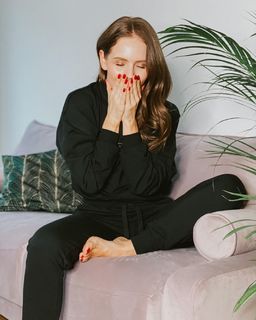 Olga Kalicka feet photo thumbnail