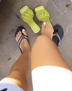 Olga Kalicka feet photo thumbnail