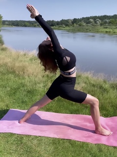 Olga Kalicka feet photo thumbnail