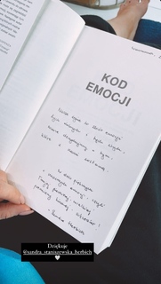 Olga Kalicka feet photo thumbnail