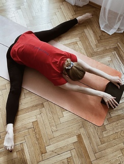 Olga Kalicka feet photo thumbnail