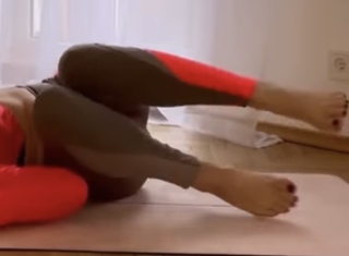 Olga Kalicka feet photo thumbnail