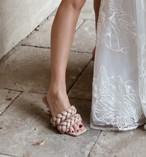 Olga Kalicka feet photo thumbnail