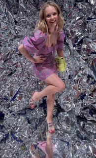 Olga Kalicka feet photo thumbnail